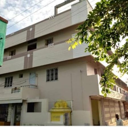 نزل فيلوريفي Sri Vari Residency المظهر الخارجي الصورة