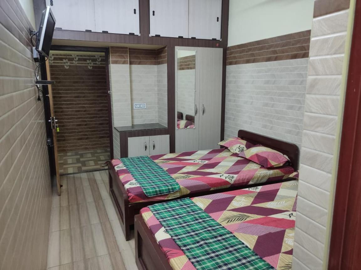 نزل فيلوريفي Sri Vari Residency المظهر الخارجي الصورة